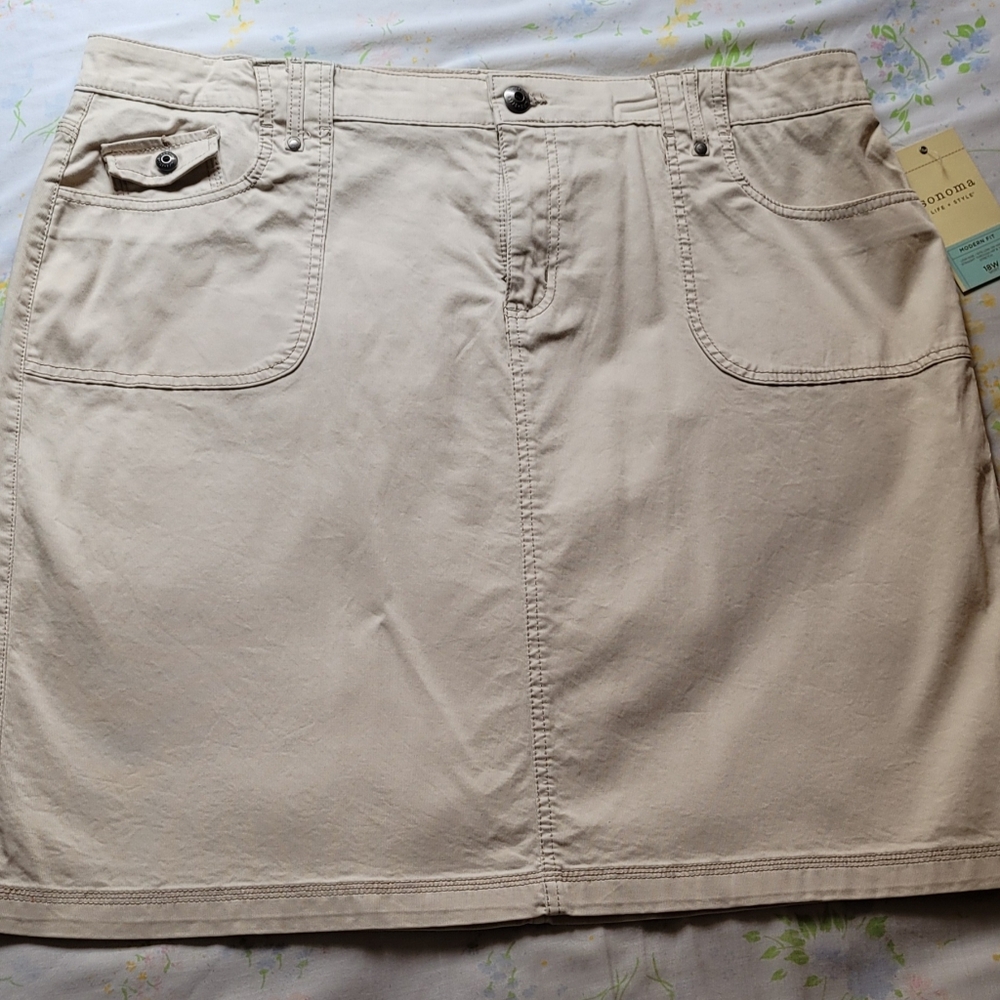 Sonoma Life+Style Modern Fit Beige Skirt 18W